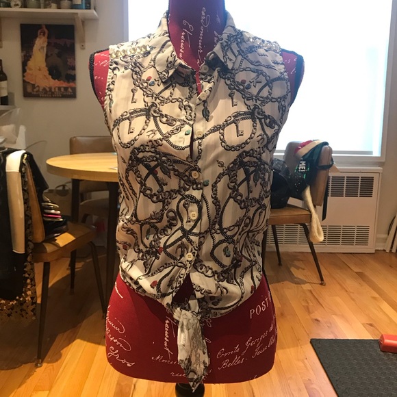 H&M Chain Print Top - Picture 2 of 3